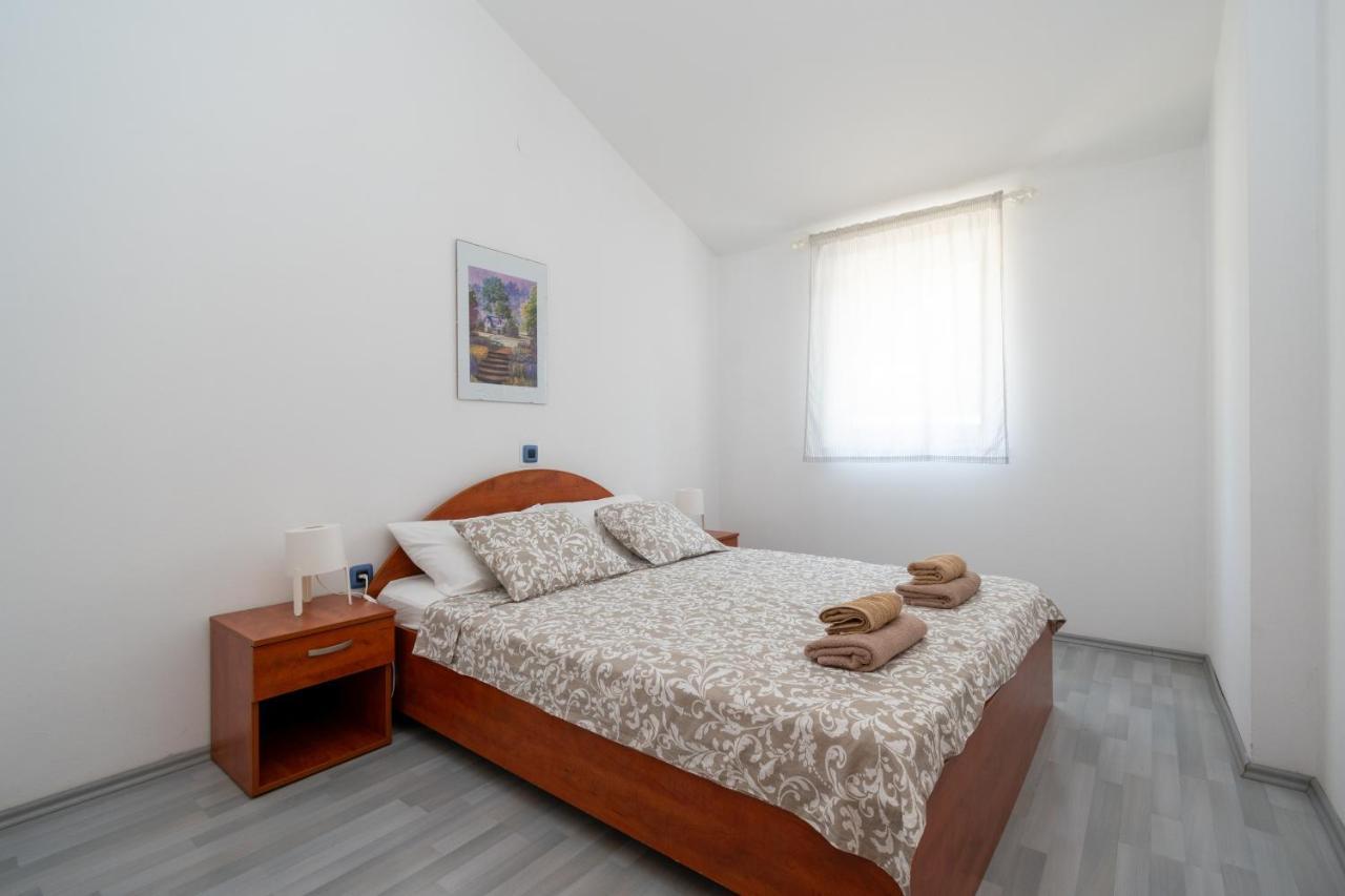 Apartments With A Parking Space Mandre, Pag - 16836 Exteriér fotografie